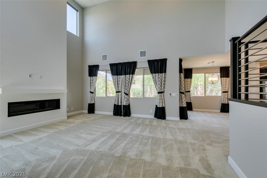 1027 Whitworth Ave - Photo 7 of 50