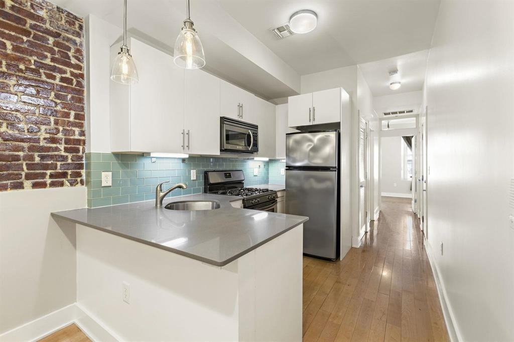 322 Grand St ##3r - Photo 6 of 11