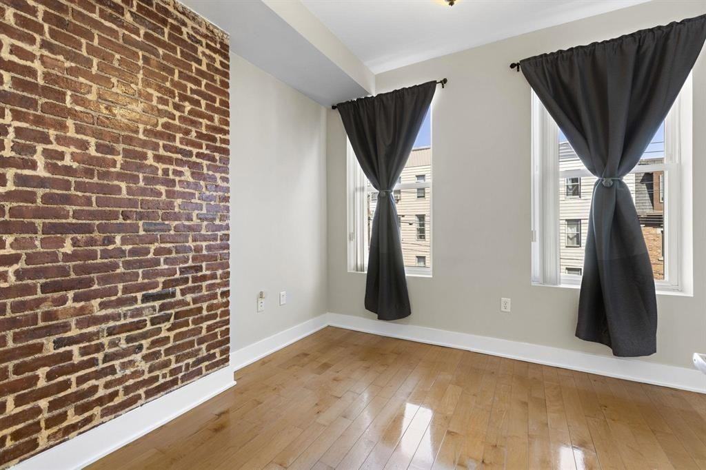 322 Grand St ##3r - Photo 7 of 11