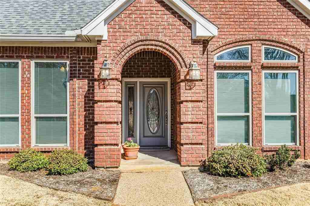2942 Woodland Hills Dr - Photo 2 of 25