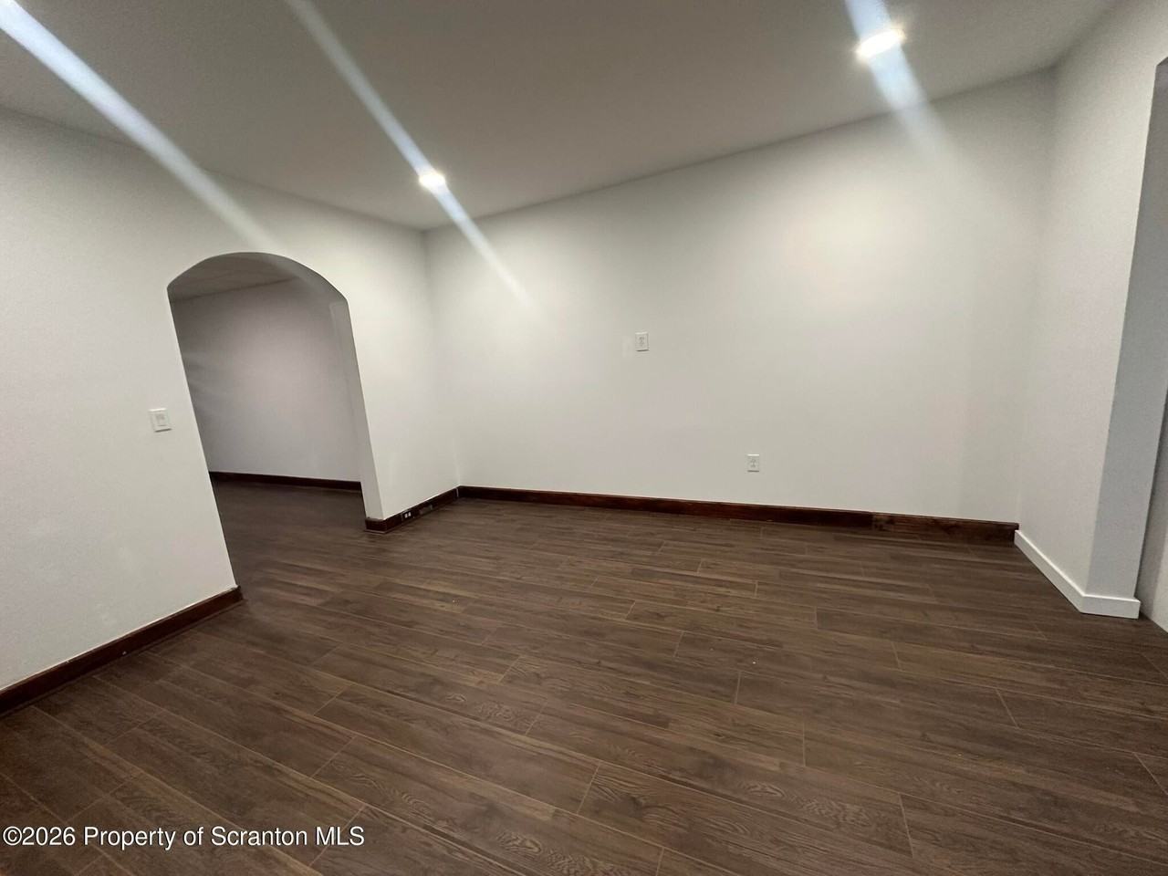 1142 Hampton St - Photo 7 of 34