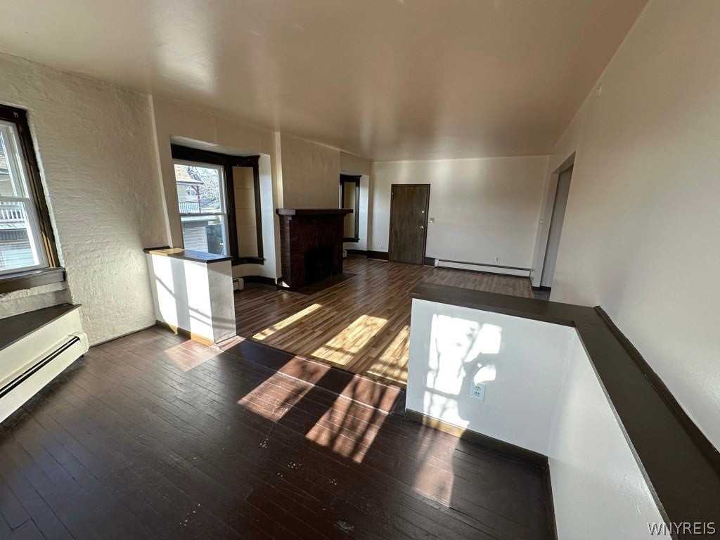 654 Hertel Ave - Photo 4 of 15
