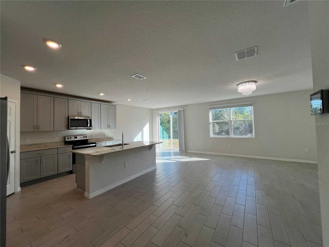 17245 Cagan Crossings Blvd - Photo 2 of 50