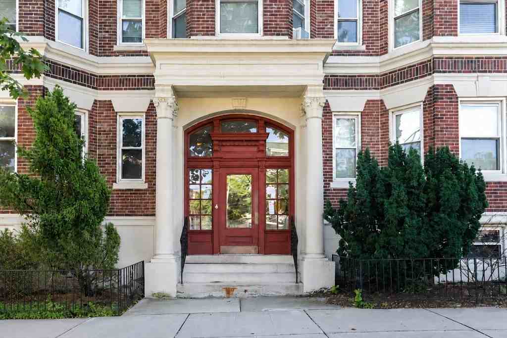 1330 Commonwealth Ave - Photo 2 of 8
