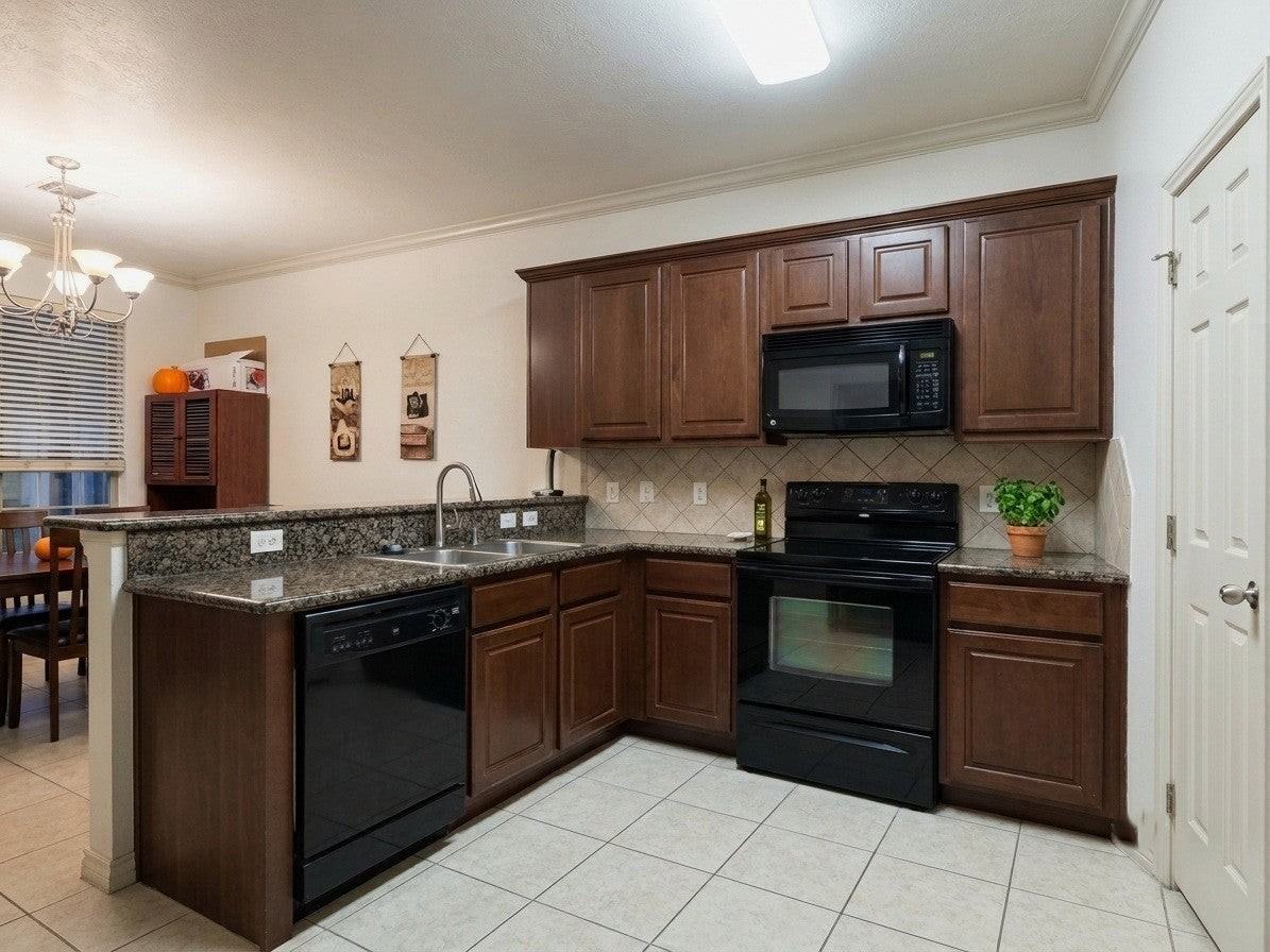 107 Forest Dr - Photo 3 of 25