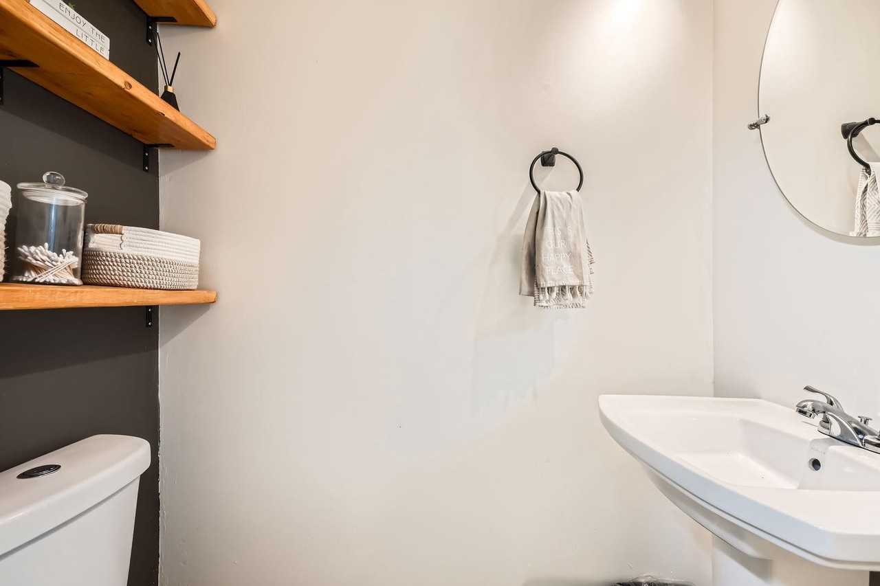 2401 Kevsway Ct - Photo 6 of 25