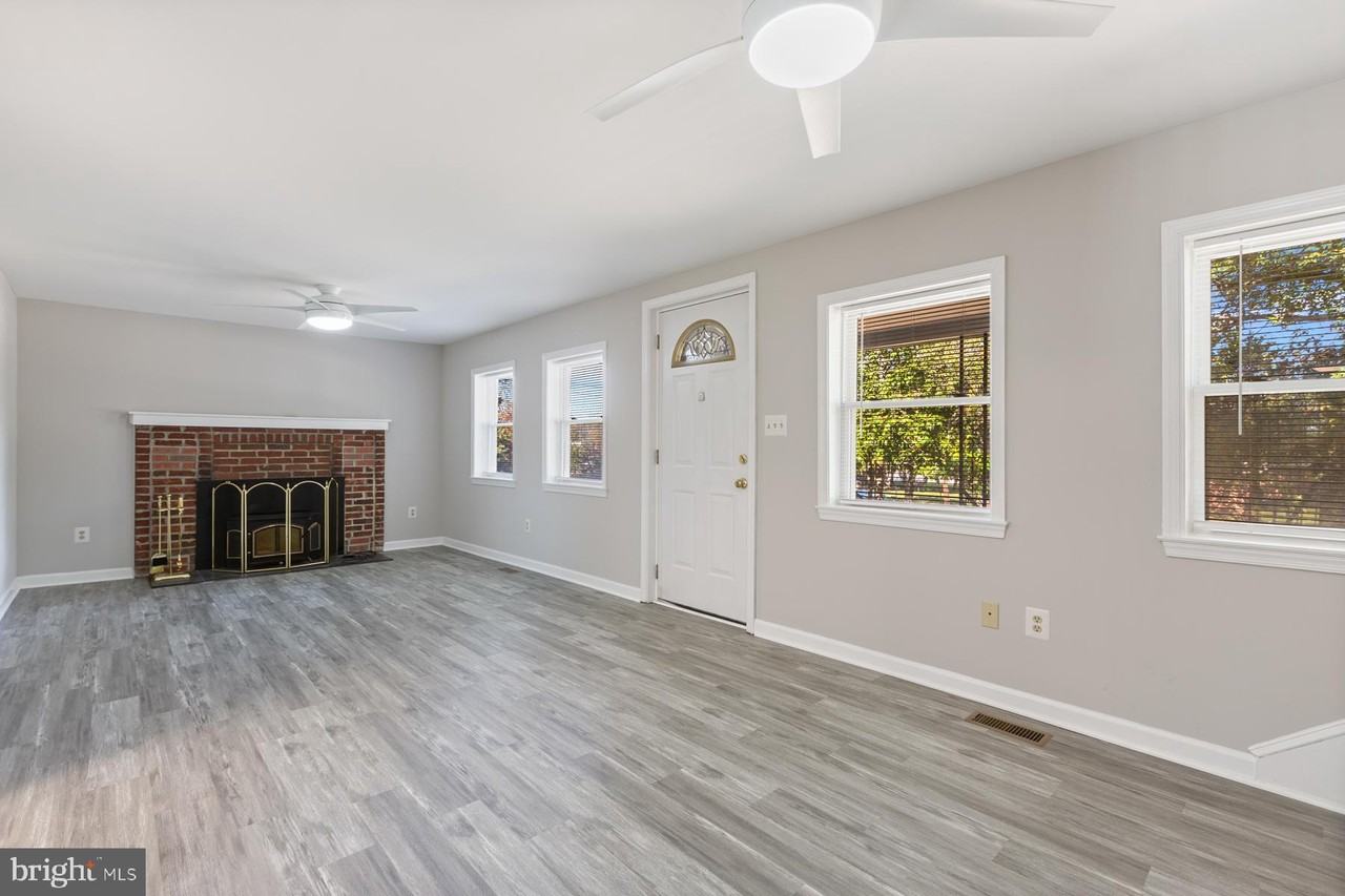 6903 Friendship Rd - Photo 5 of 50