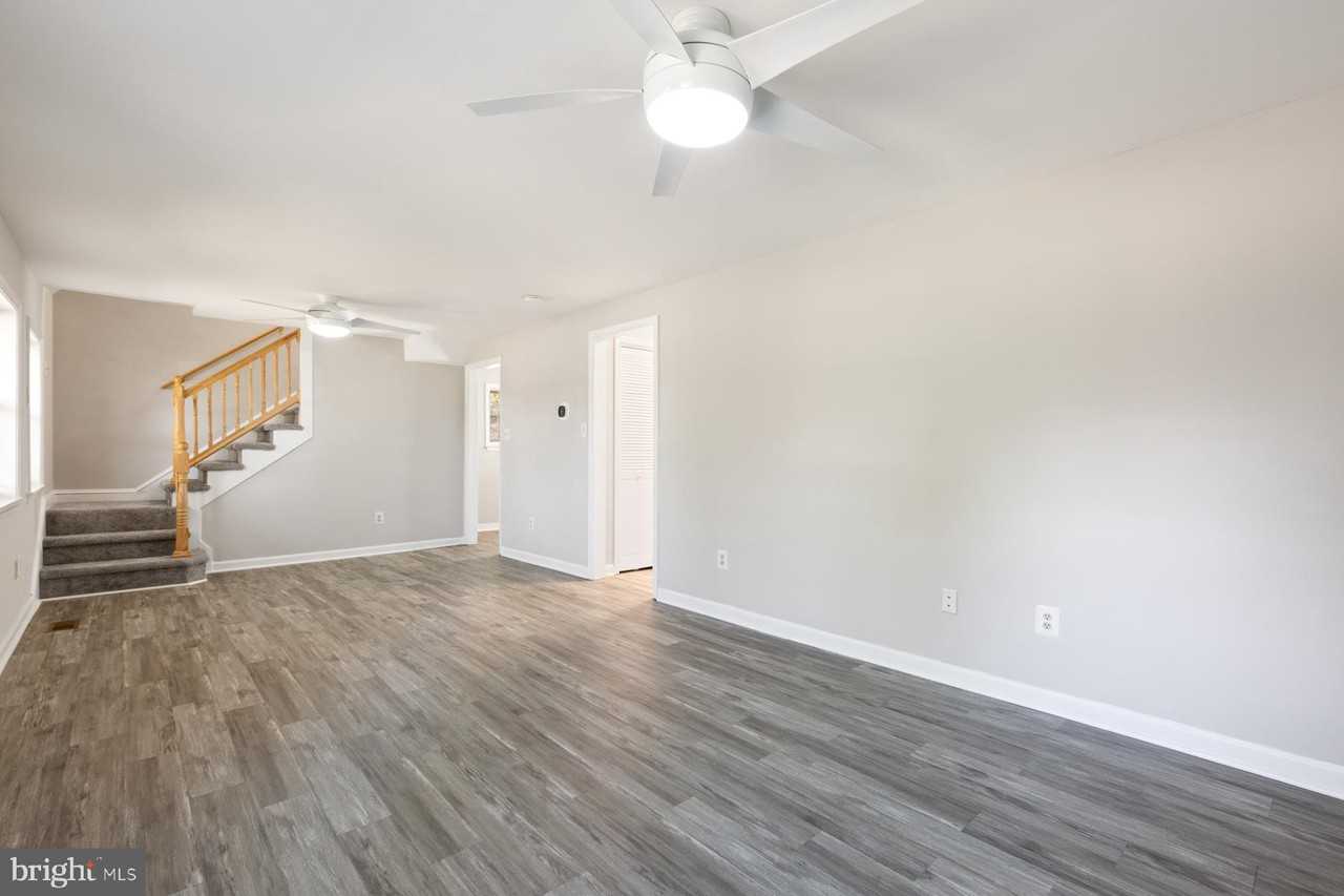 6903 Friendship Rd - Photo 7 of 50