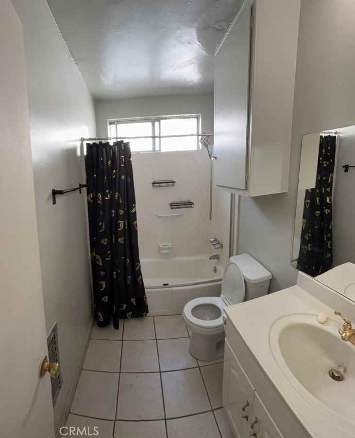 14218 Sylvan St - Photo 5 of 5