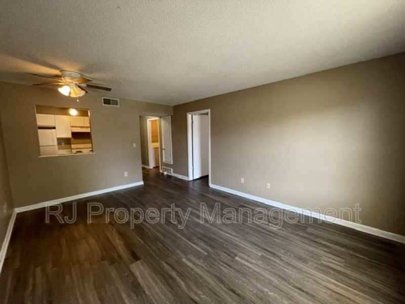 3605 Mynders Ave - Photo 7 of 11