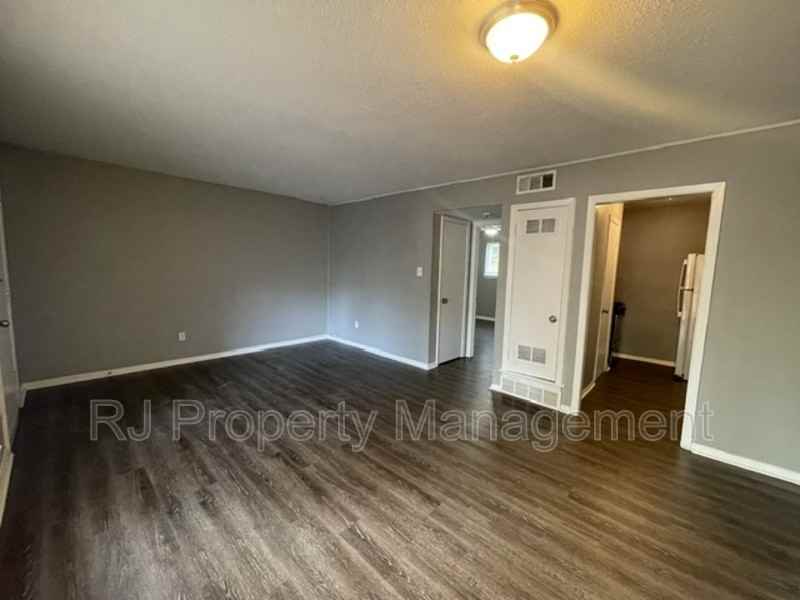 605 Patterson St #11 - Photo 2 of 12