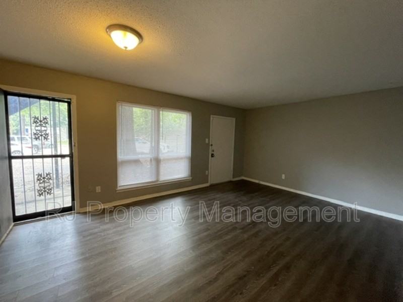 605 Patterson St #11 - Photo 4 of 12