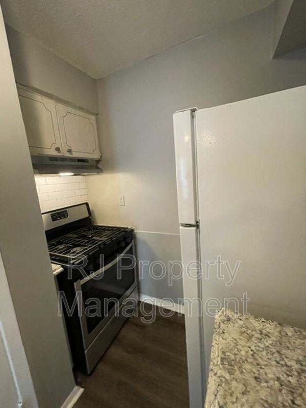 605 Patterson St #11 - Photo 6 of 12