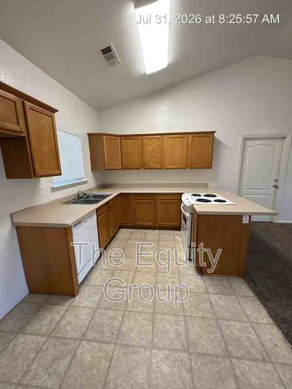 2423 W Sunnyside Ave - Photo 4 of 16