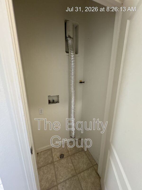 2423 W Sunnyside Ave - Photo 6 of 16