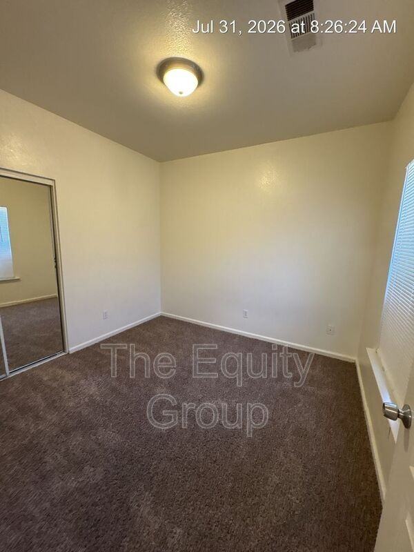 2423 W Sunnyside Ave - Photo 7 of 16