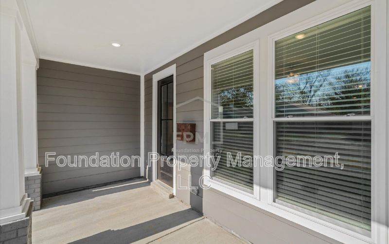 1470 Lyndale Ave - Photo 3 of 27