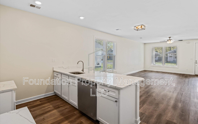 1470 Lyndale Ave - Photo 4 of 27