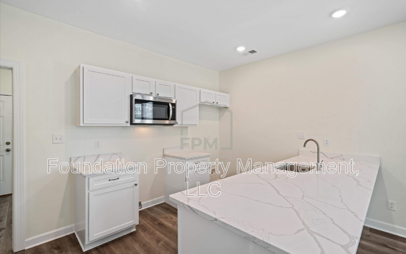 1470 Lyndale Ave - Photo 5 of 27