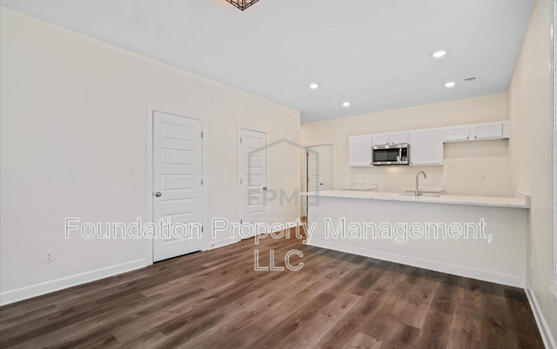 1470 Lyndale Ave - Photo 7 of 27