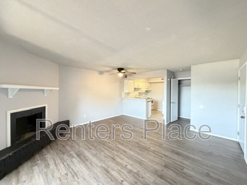 1207 S Quaker Ave #101 - Photo 3 of 10