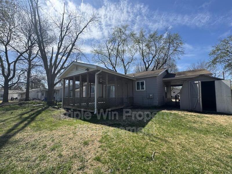 513 Coachway Ln - Photo 4 of 35