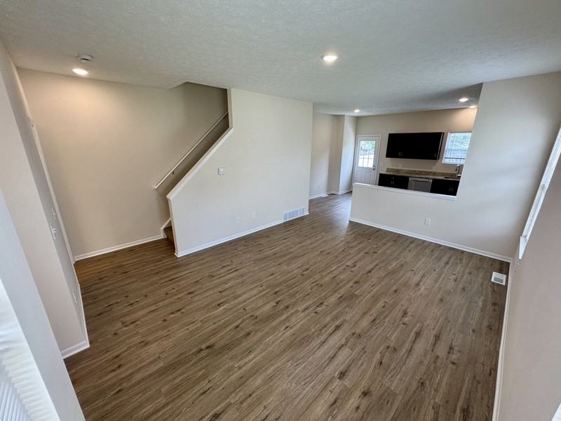 389 Abbeyville Rd - Photo 4 of 17