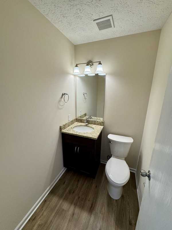 389 Abbeyville Rd - Photo 6 of 17