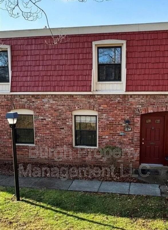 1234 Pennsbury Blvd - Photo 3 of 11