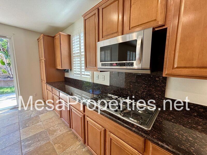 5729 Nutwood Pl - Photo 4 of 14