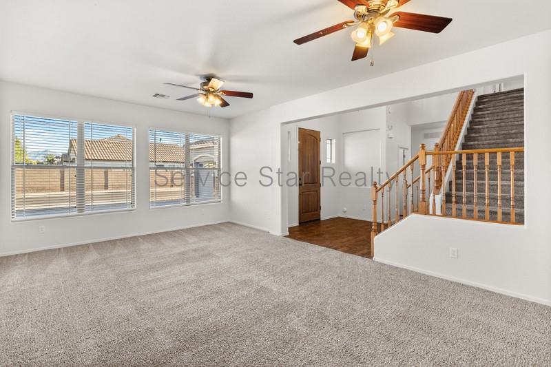 10122 W Albeniz Pl - Photo 5 of 33