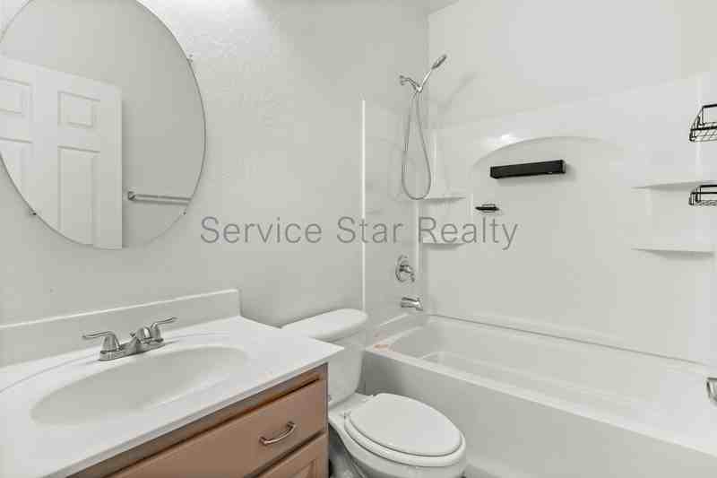10122 W Albeniz Pl - Photo 7 of 33