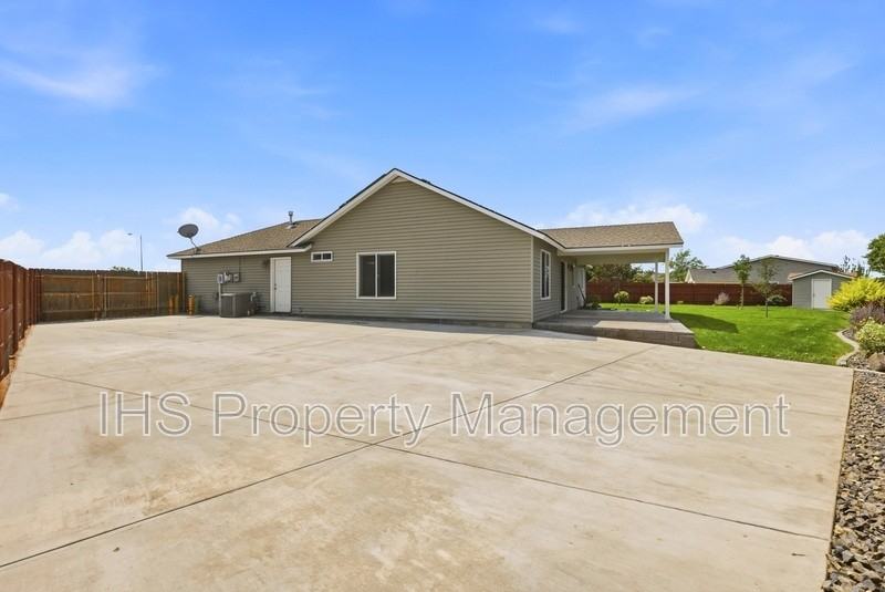 5520 Leon Ct - Photo 5 of 20