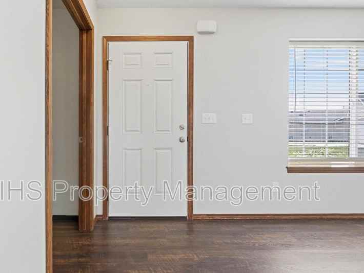 5520 Leon Ct - Photo 7 of 20