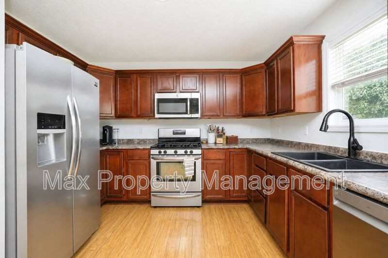 10419 Stonecrest Dr - Photo 4 of 33