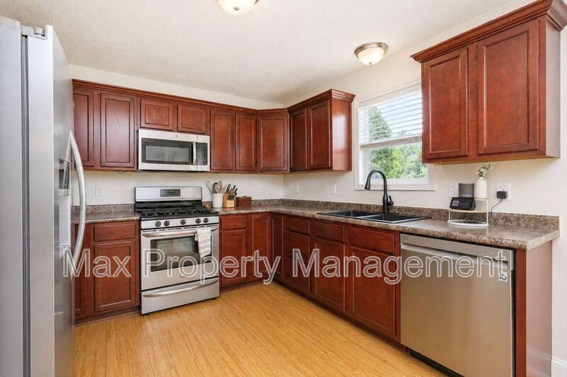 10419 Stonecrest Dr - Photo 5 of 33