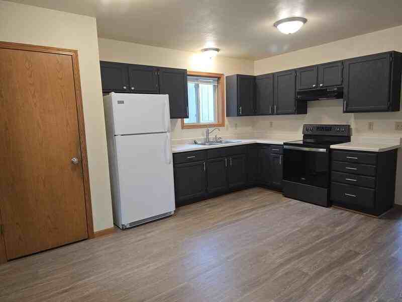 808 Harney Ave - Photo 5 of 24