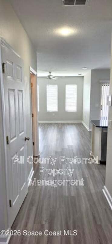 1390 Lara Cir #102 - Photo 5 of 10