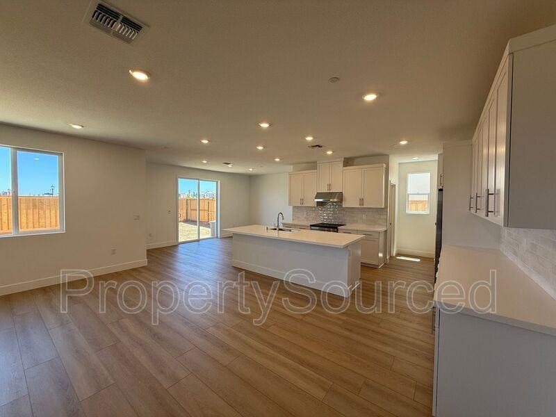 1336 N Martorella Ave - Photo 6 of 50