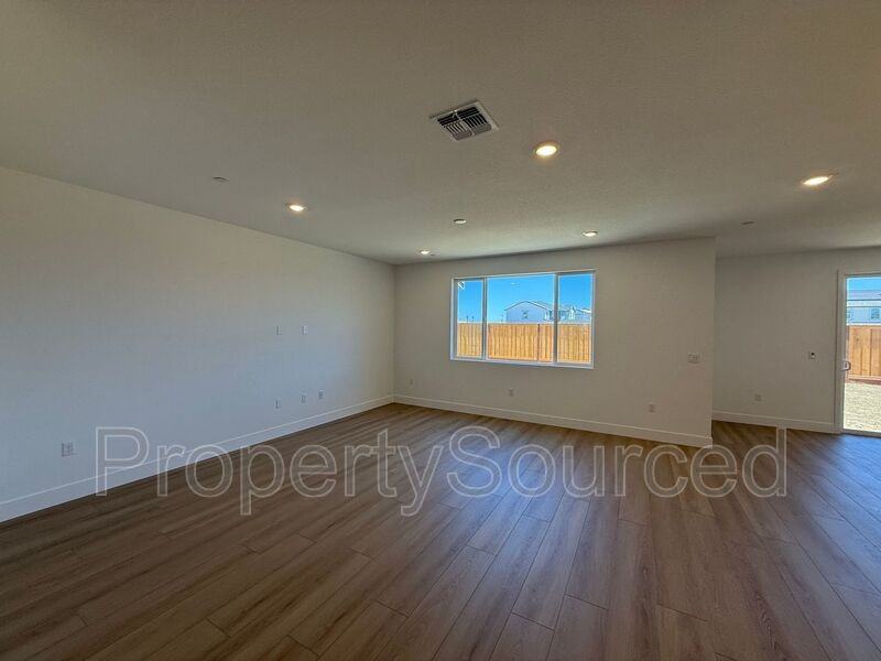 1336 N Martorella Ave - Photo 7 of 50