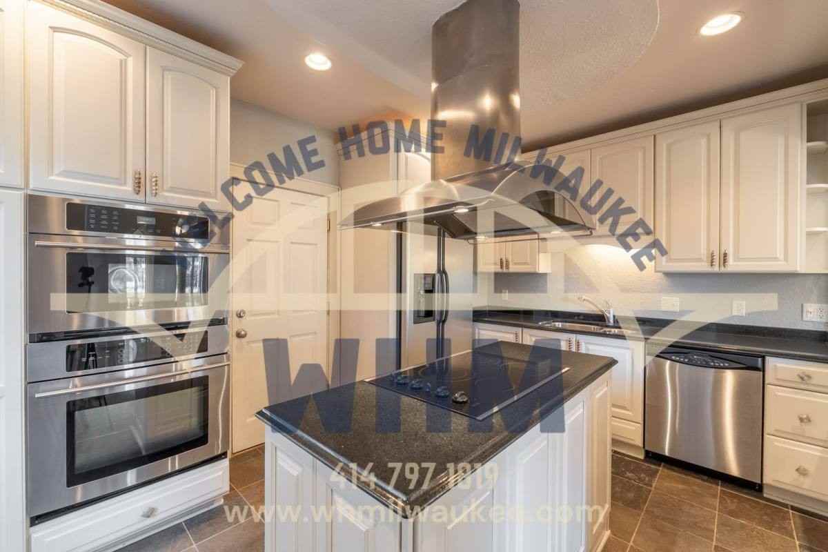 5137 N Cumberland Blvd - Photo 2 of 10