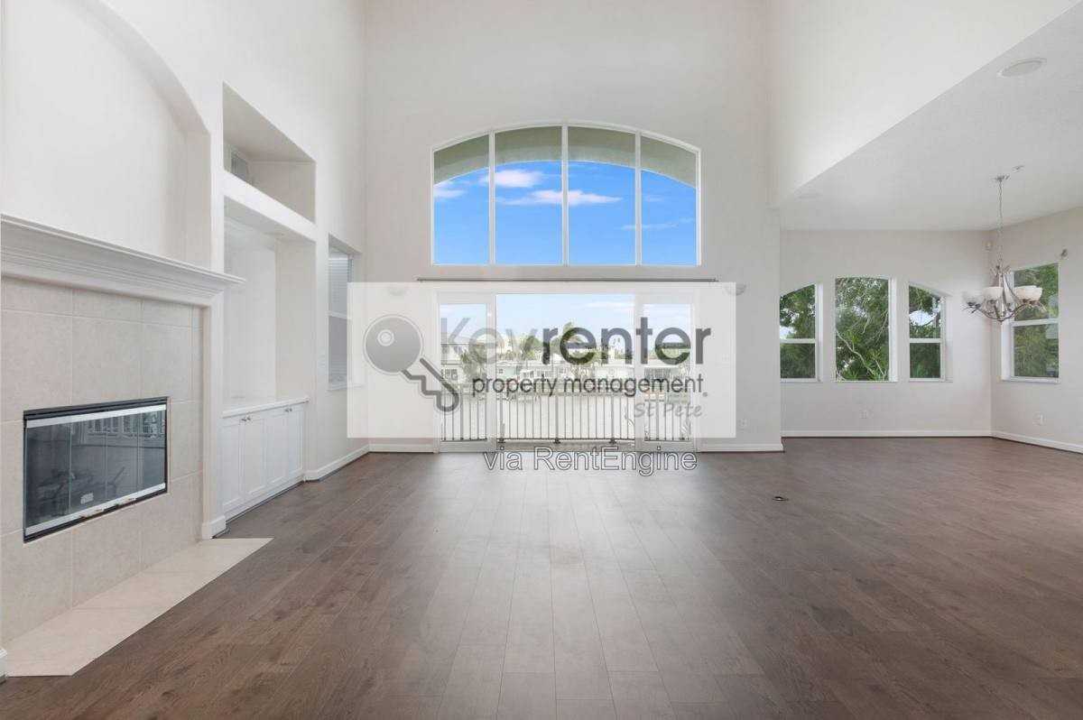 540 Johns Pass Ave - Photo 2 of 10
