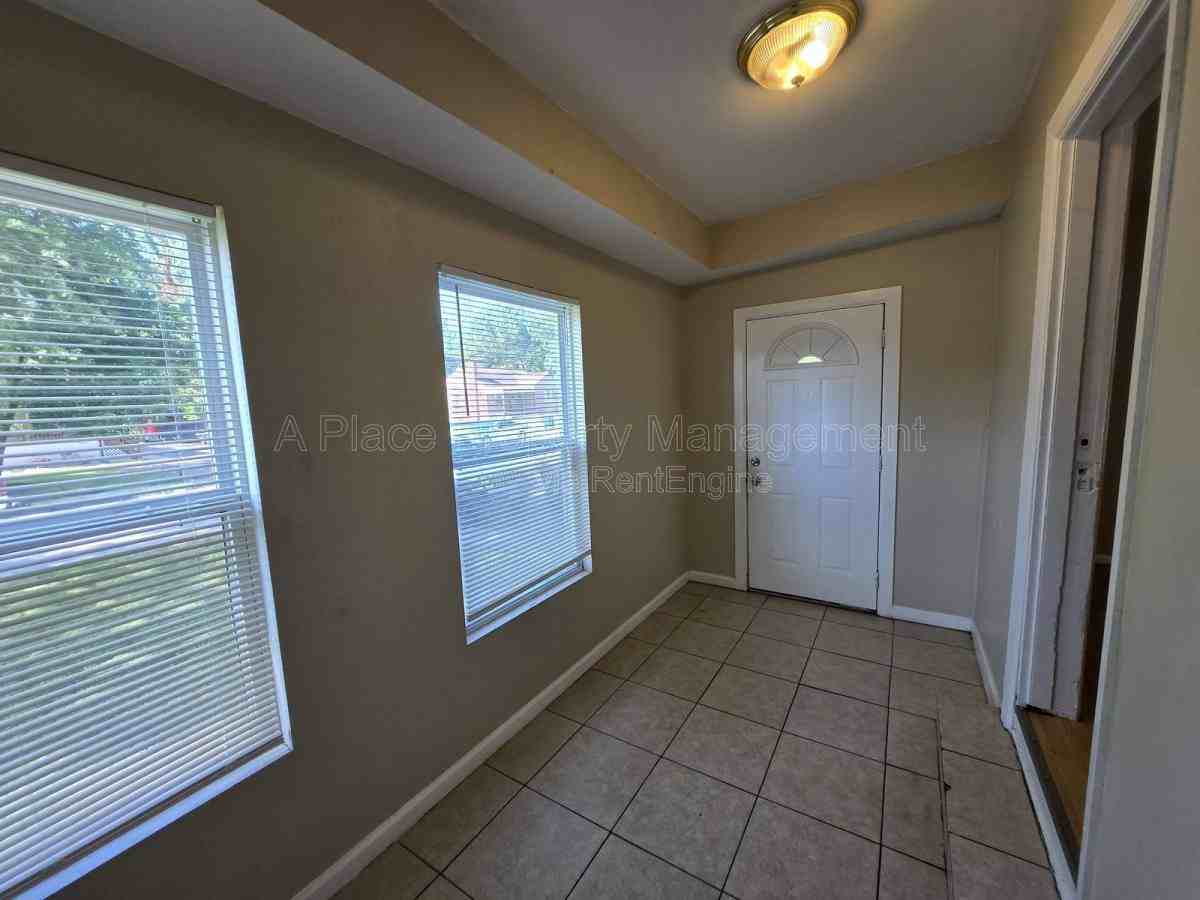 9429 Baltimore Ave - Photo 3 of 10