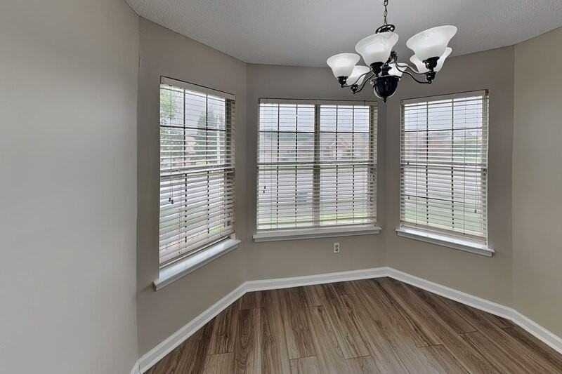 1633 Dexter Ln - Photo 6 of 13