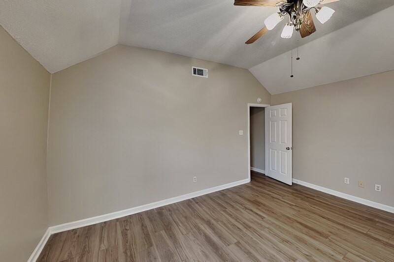 1633 Dexter Ln - Photo 7 of 13