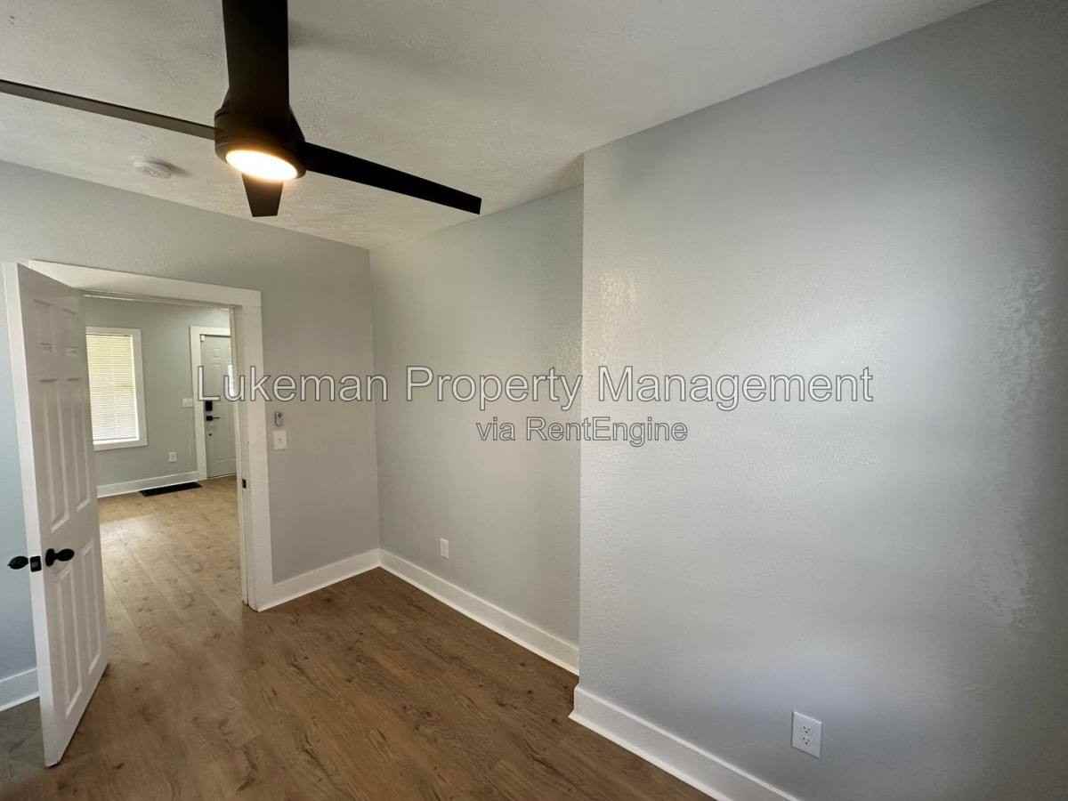 E N Ave - Photo 6 of 10