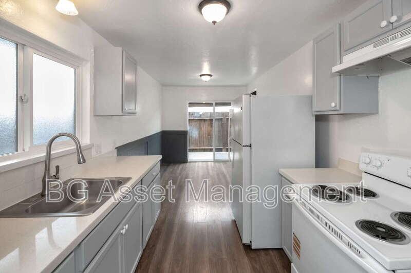 212 Westwood St - Photo 2 of 26