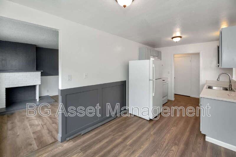 212 Westwood St - Photo 3 of 26