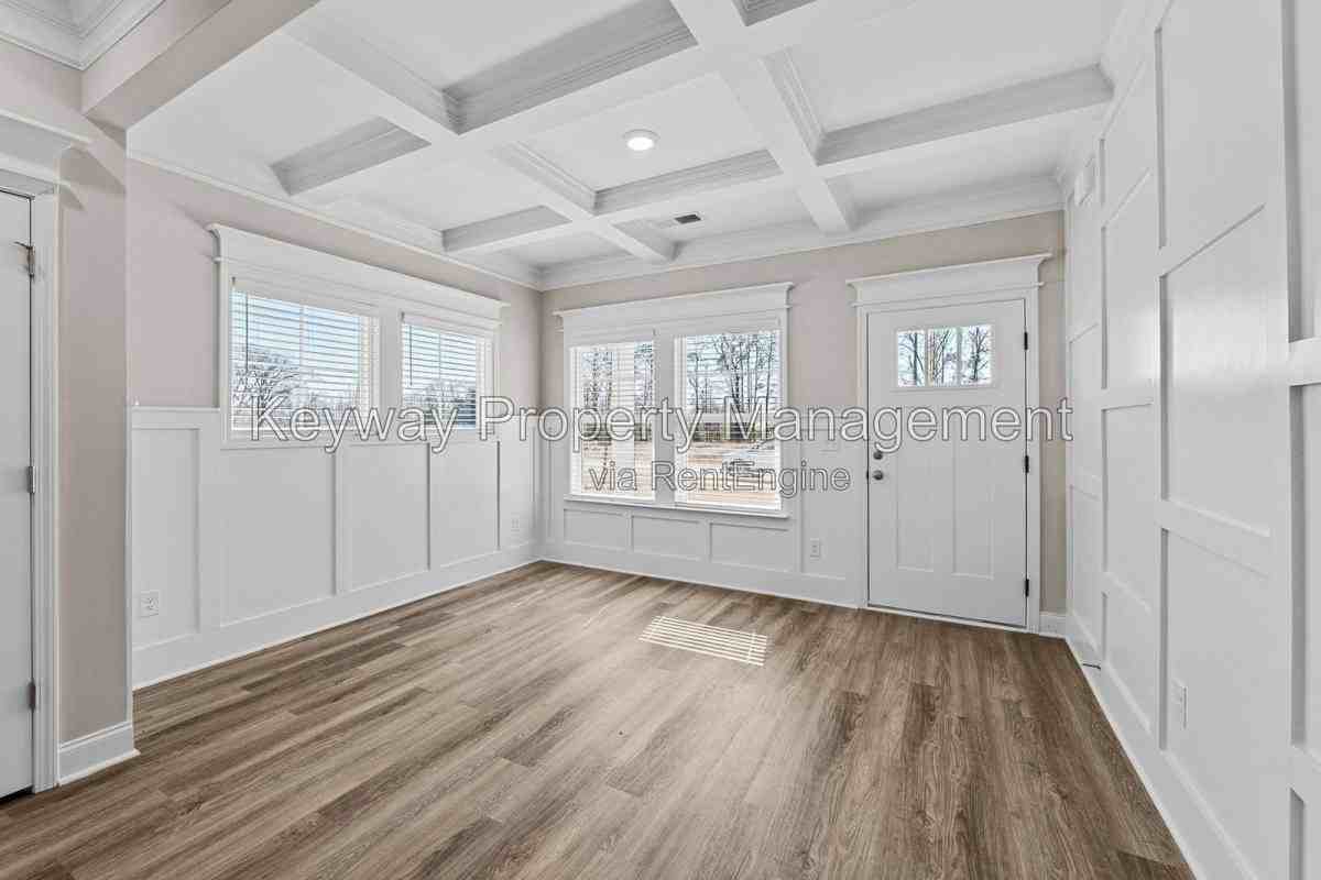 2124 Denmark Ave Se - Photo 3 of 9