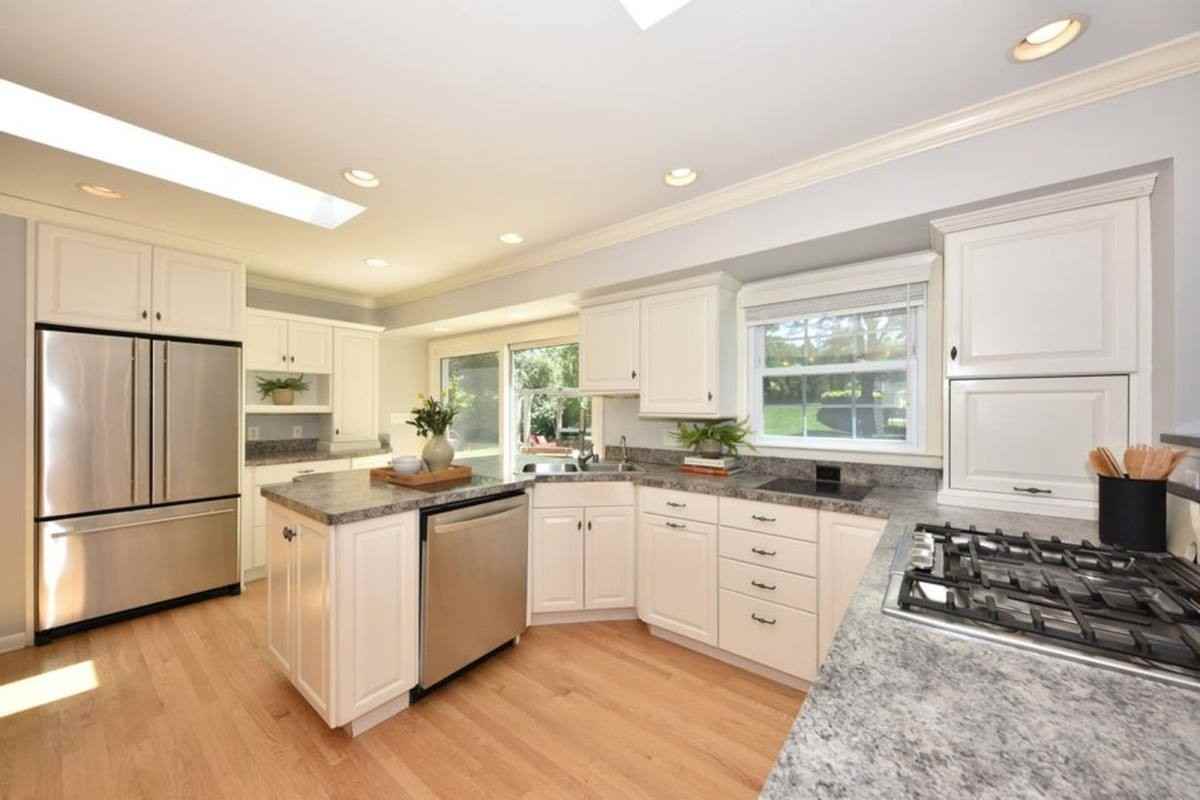 12475 Elmhurst Pkwy - Photo 3 of 10